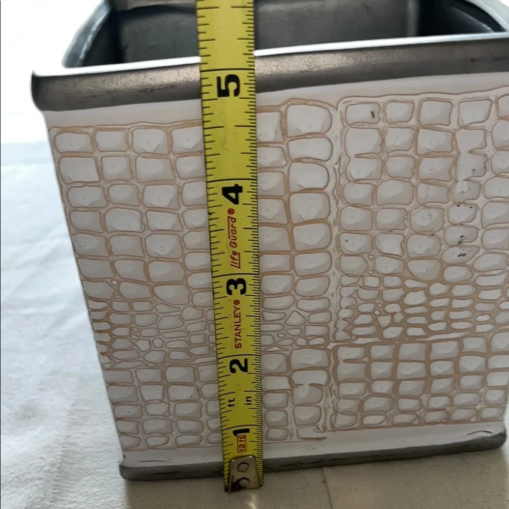 Elegant Textured Vase Holder Pot Planter